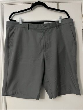 Greg Norman Golf Shorts in Gray